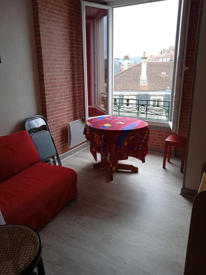 Vichy -Appartement Coquet 2 Pieces - Centre Ville Buitenkant foto